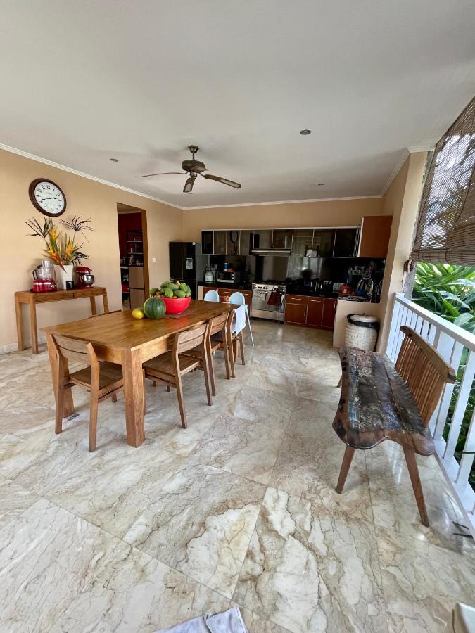 Private Suite In A Kids Friendly Big Shared Villa In Canggu Екстериор снимка