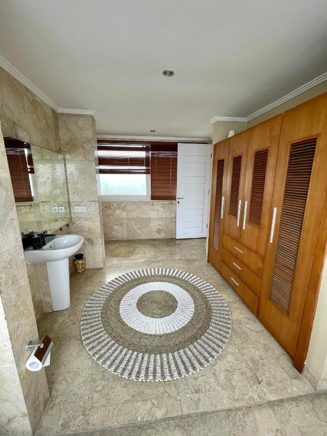 Private Suite In A Kids Friendly Big Shared Villa In Canggu Екстериор снимка